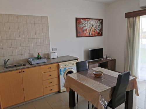 Pari Holiday Apartments