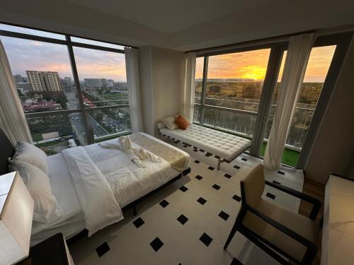 Luxury Penthouse & High-Floor Hotel near City of Dreams, Casino, and Airport