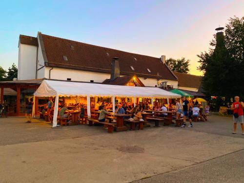 Rekreacni A Kongresove Centrum Nove Dvory