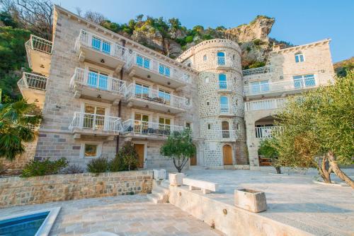 Pietra Mare Apartments