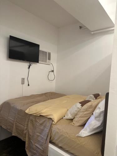 Bloq Residences Sikatuna 2 Unit 1616