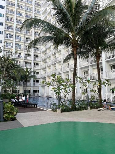 Francheska Suite near Mall of Asia