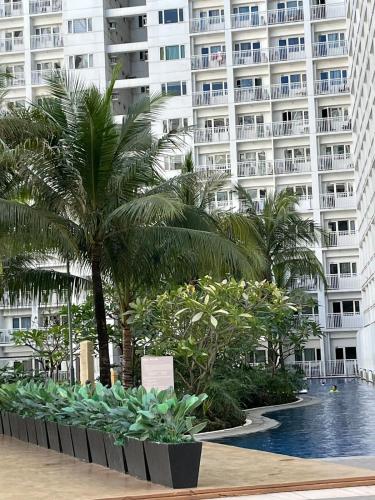 Francheska Suite near Mall of Asia