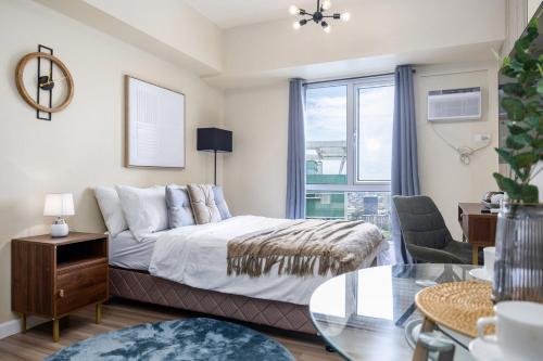 Furnished Studio in Cebu IT Park with WiFi, Netflix and Pool Access