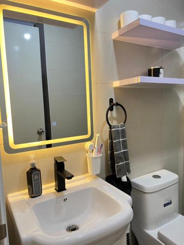 Aesthetic 2BR Penthouse near NAIA with Pool