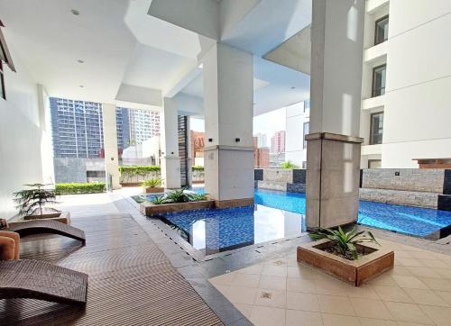 Greenbelt with Wifi, Pool and Gym