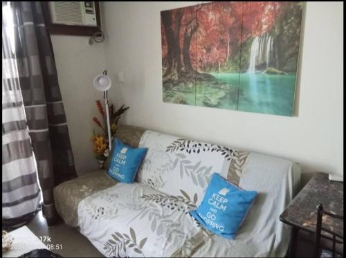Araneta Cubao No Brown Outs 1BR Furnished Condo with Balcony free WiFi Netflix