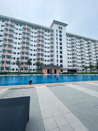 Field Residences King Elite Near NAIA Arport