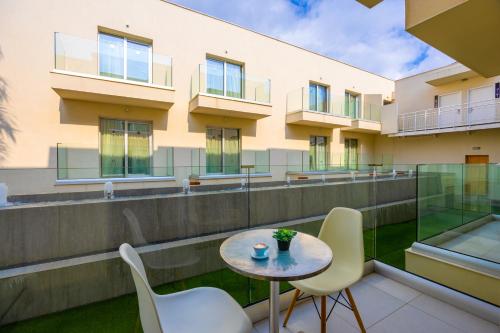 MelpoAntia Luxury Apartments & Suites