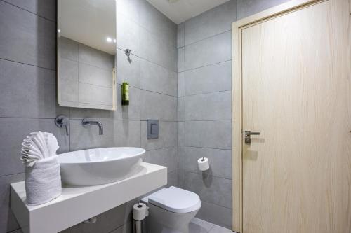 MelpoAntia Luxury Apartments & Suites