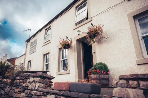 The White Horse Inn and Bunkhouse