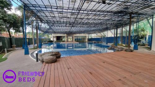 2BR with 2 balconies condo and Pool in Pasig