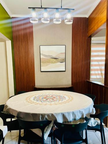 The Alusiman Home - 4 bedroom home