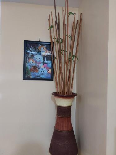 Summer Pines Loft 2 Bedroom Condo with Balcony & Free Parking