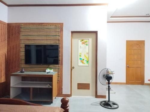 R & J Homestay in Naga Cebu
