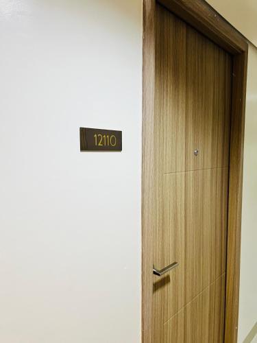 SHORE MOA- EXXY SUITES Pasay