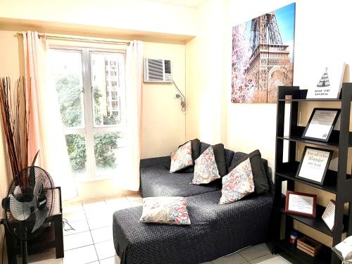 The Rochester Parklane Condominium