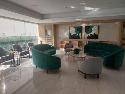 2 Double Beds with Balcony