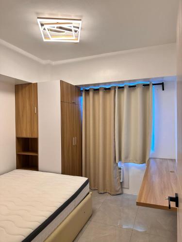 Sea Residences 2BR Pool View Unit for 4-8 pax - Beehive Stay MOA