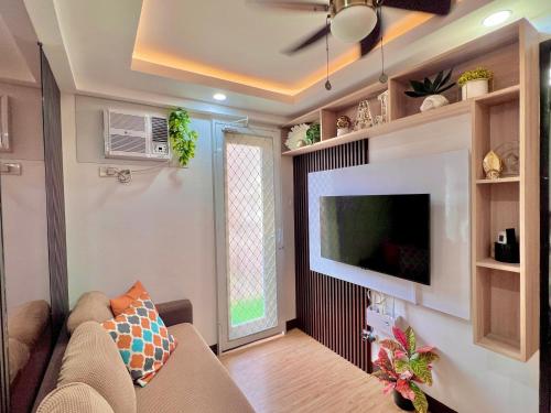 Athena’s Den