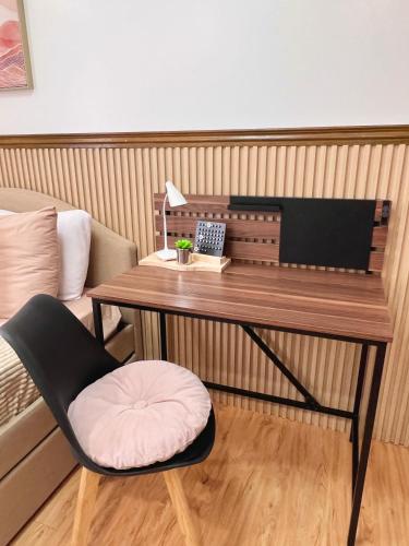 Athena’s Den