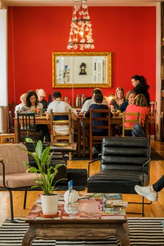 Living Lounge Hostel