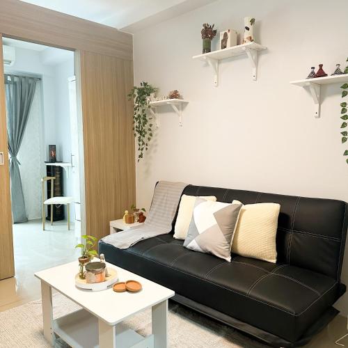 Crizzy's Hub Crizel at Shore Residences - 1BR with Balcony and Amenity view - Netflix and Disney - Near MOA