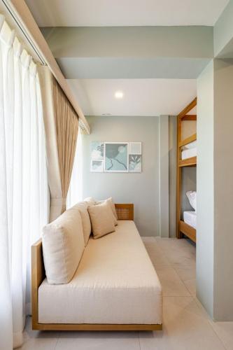 Wayan House with Hotspring Pool