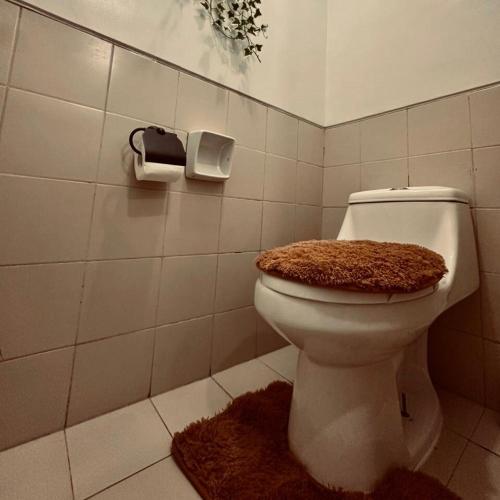 Cozy 3 bedroom Condo, Buhangin, Davao city - Free WiFi, With Pool, Gym, and Near Abreeza Mall