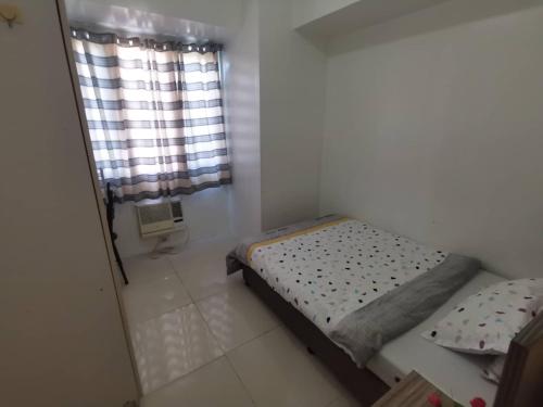 2 BR APT in SEA RESIDENCES