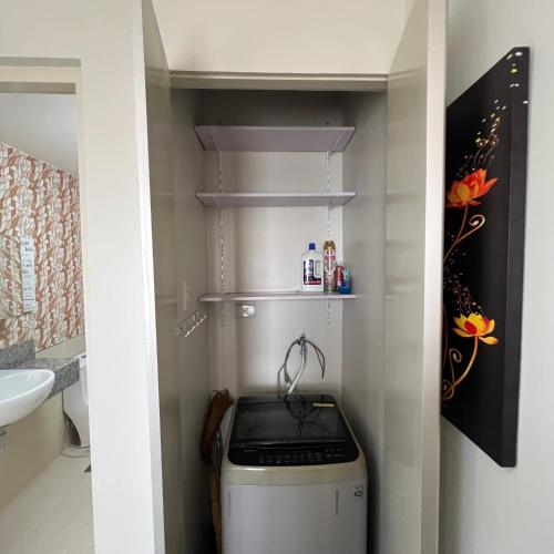 2br condo corner unit with 2 picturesque views from the balcony