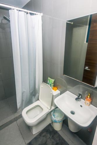 Urban Oasis Sleep in Style Makati Comfy Gym Swim Park 914