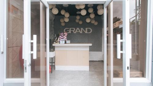 Grand Peninsula Suites