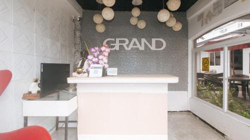 Grand Peninsula Suites