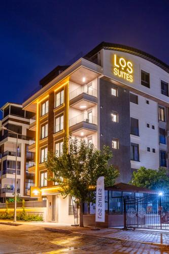 LOS Suites