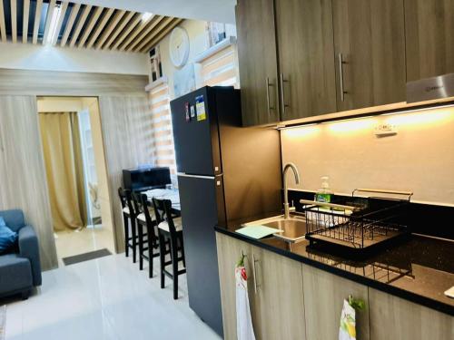 Royal Fame Residency