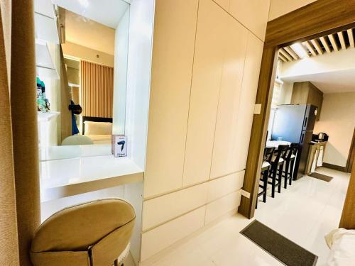 Royal Fame Residency