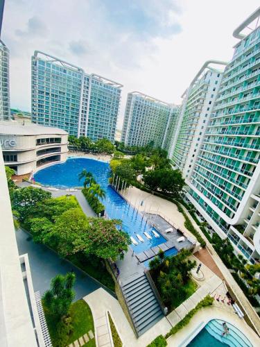 Azure Staycation by Zette