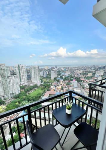 Condo Near Ayala Cebu City in Cityscape Grand Tower