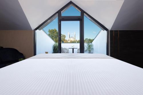 West Door Hotel