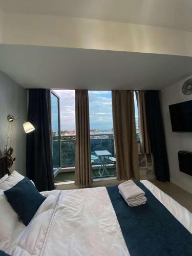 Yumi Azure Staycation