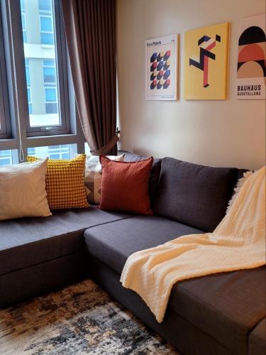 Funky HQ - 1BR Eastwood Global Plaza