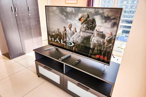 Spacious 2br 110sqm, near MOA, PS4, Printer