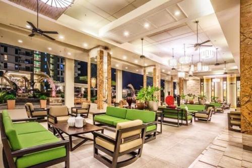 Flair Towers Urban Resort Staycations