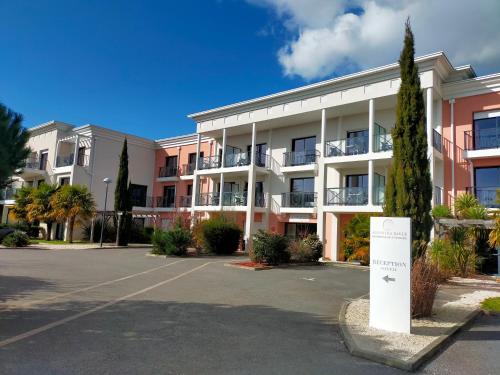 Adonis La Baule