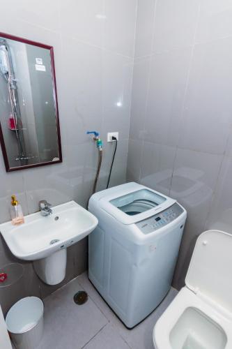 Eccentric Escape Stylish Makati Urban Swim Gym 4034