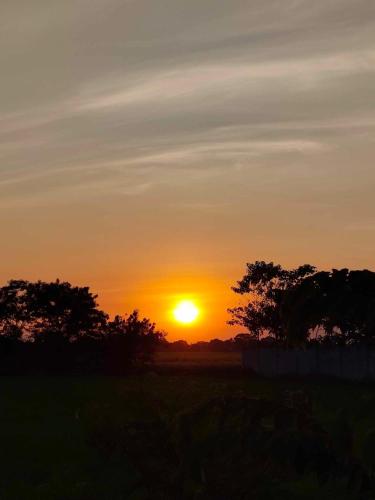 Praise Farmhouse - Private Farmhouse Staycation