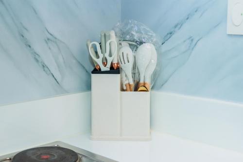 Boutique Air Retreat Relax Laugh Swim Gym Car Park 1767