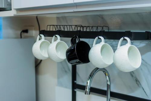 Boutique Air Retreat Relax Laugh Swim Gym Car Park 1767