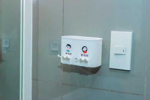 Boutique Air Retreat Relax Laugh Swim Gym Car Park 1767